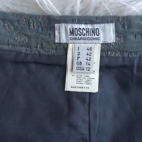 🇺🇸 Moschino Medium Stunning color and fit - Picture 14 of 16